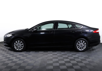 Подержанный автомобиль Ford Mondeo Sedan 2015 года (8 фото)