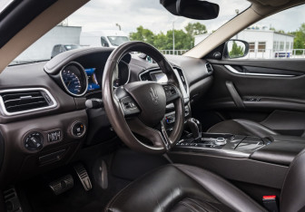Подержанный автомобиль Maserati Ghibli Sedan 2016 года (9 фото)