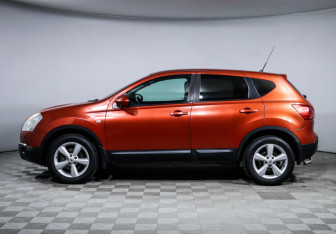 Подержанный автомобиль Nissan Qashqai 2007 года (8 фото)