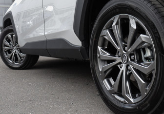 Новый Toyota RAV4 2025 (11 фото)