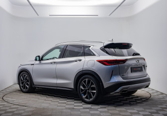 Подержанный автомобиль Infiniti QX50 2018 года (7 фото)