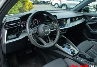 Подержанный автомобиль Audi A3 Hatchback 2020 года (17 фото)