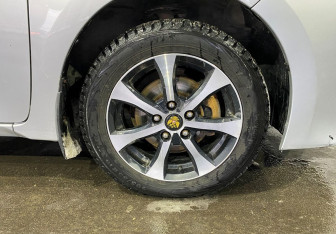 Подержанный автомобиль Toyota Corolla Sedan 2013 года (16 фото)