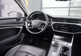 Подержанный автомобиль Audi A6 Sedan 2022 года (13 фото)