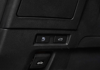 Подержанный автомобиль Lexus ES 2019 года (12 фото)