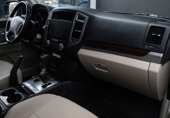 Подержанный автомобиль Mitsubishi Pajero 2019 года (9 фото)