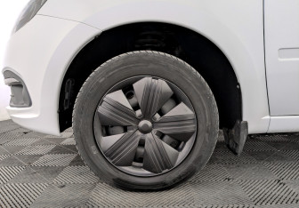 Подержанный автомобиль LADA (ВАЗ) Granta Sedan 2023 года (18 фото)