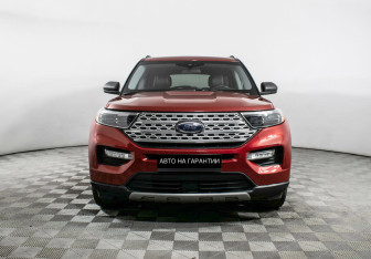 Подержанный автомобиль Ford Explorer 2021 года (2 фото)