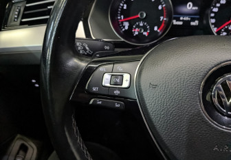 Подержанный автомобиль Volkswagen Passat Sedan 2018 года (25 фото)