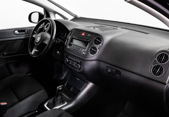 Подержанный автомобиль Volkswagen Golf Plus 2011 года (9 фото)