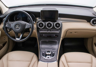 Подержанный автомобиль Mercedes-Benz GLC Coupe 2019 года (13 фото)
