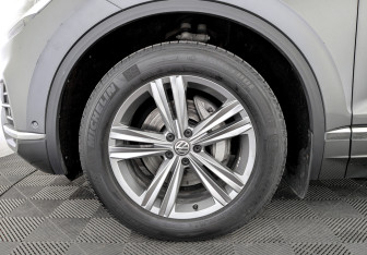 Подержанный автомобиль Volkswagen Touareg 2019 года (18 фото)