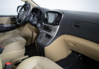 Подержанный автомобиль Hyundai H-1 2019 года (9 фото)