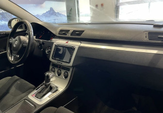Подержанный автомобиль Volkswagen Passat Wagon 2009 года (7 фото)