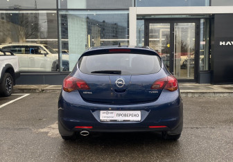 Подержанный автомобиль Opel Astra Hatchback 2010 года (6 фото)