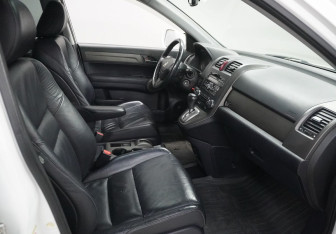 Подержанный автомобиль Honda CR-V 2012 года (10 фото)