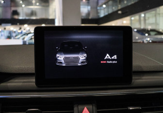 Подержанный автомобиль Audi A4 Sedan 2016 года (19 фото)