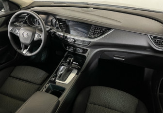 Подержанный автомобиль Opel Insignia Wagon 2019 года (9 фото)