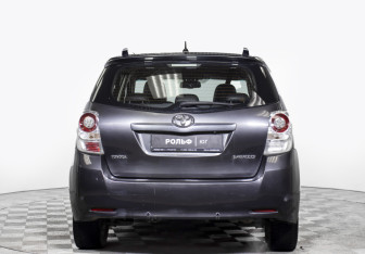 Подержанный автомобиль Toyota Verso 2012 года (6 фото)