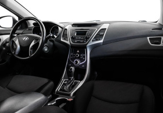 Подержанный автомобиль Hyundai Elantra Sedan 2014 года (5 фото)