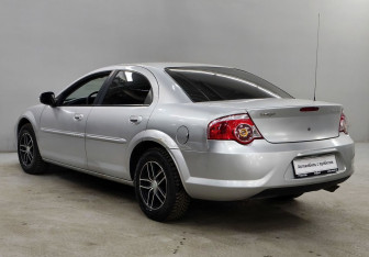 Подержанный автомобиль ГАЗ Volga Siber 2010 года (10 фото)