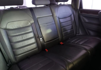 Подержанный автомобиль Volkswagen Touareg 2007 года (17 фото)
