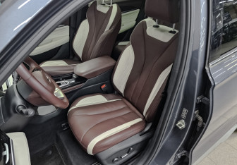 Подержанный автомобиль Geely Monjaro 2023 года (19 фото)