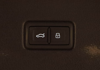 Подержанный автомобиль Audi Q7 2017 года (24 фото)