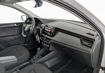 Подержанный автомобиль Skoda Rapid Liftback 2022 года (11 фото)