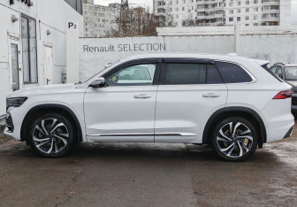 Подержанный автомобиль Geely Monjaro 2023 года (8 фото)