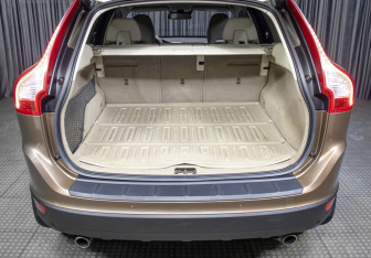 Подержанный автомобиль Volvo XC60 2013 года (10 фото)