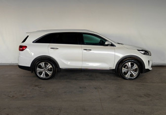Подержанный автомобиль Kia Sorento 2018 года (7 фото)