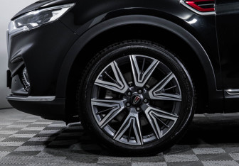 Подержанный автомобиль Hongqi HS5 2023 года (15 фото)
