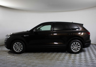 Подержанный автомобиль Volkswagen Touareg 2019 года (8 фото)