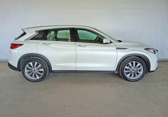 Подержанный автомобиль Infiniti QX50 2021 года (7 фото)