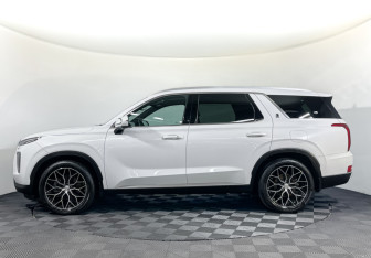 Подержанный автомобиль Hyundai Palisade 2022 года (8 фото)