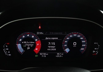Подержанный автомобиль Audi Q3 2021 года (11 фото)