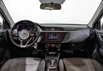 Подержанный автомобиль Kia Rio Hatchback 2021 года (12 фото)