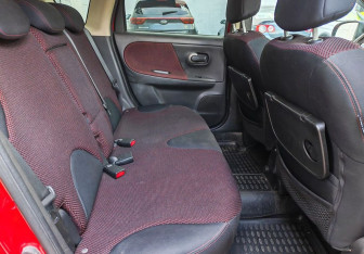 Подержанный автомобиль Nissan Note 2008 года (12 фото)