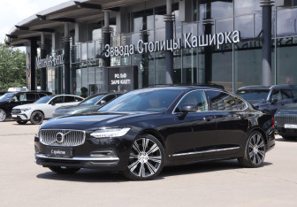 Подержанный автомобиль Volvo S90 2021 года (27 фото)