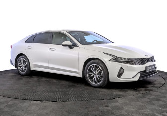 Подержанный автомобиль Kia K5 2020 года (3 фото)