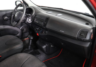 Подержанный автомобиль Nissan Micra Hatchback 2005 года (10 фото)