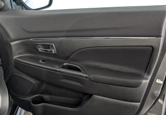 Подержанный автомобиль Mitsubishi ASX 2014 года (25 фото)