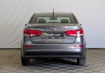 Подержанный автомобиль Kia Rio Sedan 2016 года (6 фото)