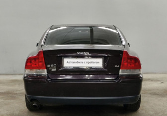 Подержанный автомобиль Volvo S60 2007 года (6 фото)