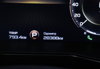 Подержанный автомобиль Geely Tugella 2023 года (12 фото)