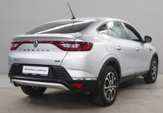 Подержанный автомобиль Renault Arkana 2019 года (5 фото)