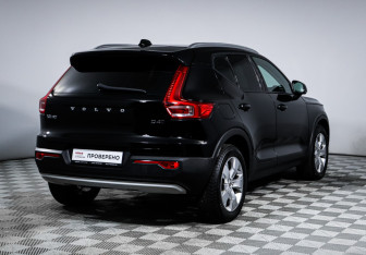 Подержанный автомобиль Volvo XC40 2018 года (5 фото)