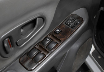 Подержанный автомобиль Mitsubishi Pajero Sport 2003 года (22 фото)