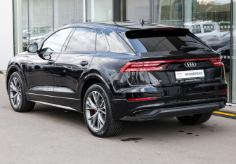 Подержанный автомобиль Audi Q8 2019 года (7 фото)